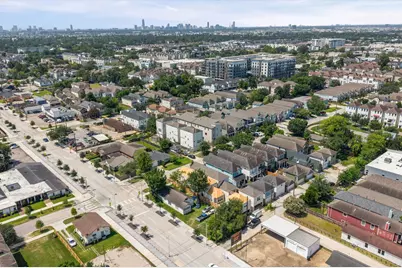 801 W 22nd Street, Houston, TX 77008 - Photo 9