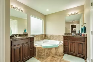 6108 Fox Ridge Dr, Angleton, TX 77515 - Photo 19