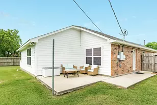 6108 Fox Ridge Dr, Angleton, TX 77515 - Photo 27