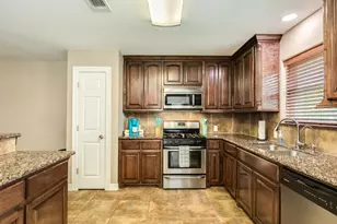 6108 Fox Ridge Dr, Angleton, TX 77515 - Photo 11
