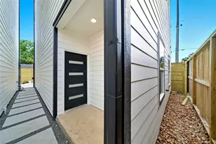 4749 Wilmington St, Houston, TX 77033 - Photo 21