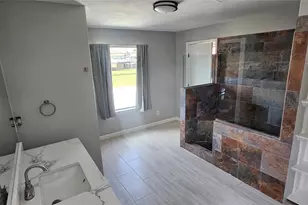 1643 Railroad Ave, Dickinson, TX 77539 - Photo 11