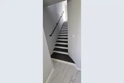 1643 Railroad Avenue, Dickinson, TX 77539 - Photo 9