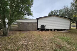 1491 Pecan Valley Dr, Wharton, TX 77488 - Photo 3