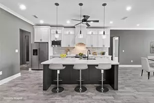 22010 Chenango Lake Dr, Angleton, TX 77515 - Photo 9