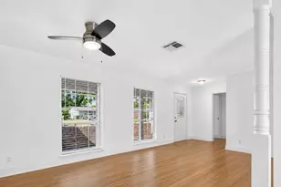 6717 Sharpcrest St, Houston, TX 77074 - Photo 5