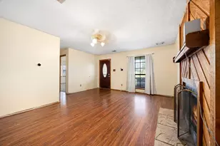 236 Pine Ridge Dr, Cleveland, TX 77327 - Photo 3