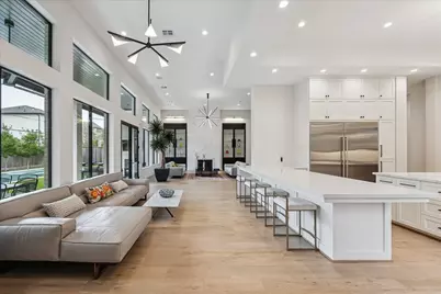 1619 Lynnview Drive, Houston, TX 77055 - Photo 13