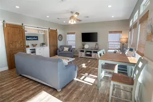 972 Pelican Ln, Crystal Beach, TX 77650 - Photo 15