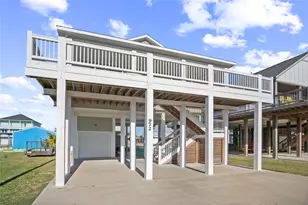 972 Pelican Ln, Crystal Beach, TX 77650 - Photo 5