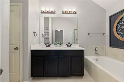 3059 Hawthorne Glen Lane, League City, TX 77539 - Photo 13