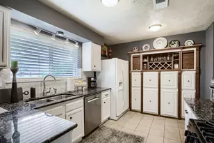 442 Elder Vista Dr, Houston, TX 77598 - Photo 5