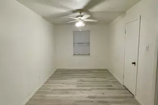 10823 Eddyrock St, Houston, TX 77089 - Photo 17