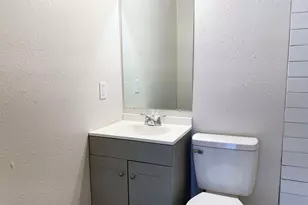 201 Eastwood St #1, Houston, TX 77011 - Photo 11