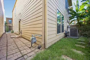 1393 Studer St, Houston, TX 77007 - Photo 21