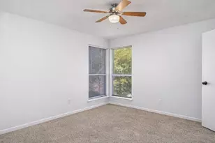 4027 Briarglen Dr, Dickinson, TX 77539 - Photo 5