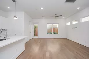 310 Cyclamen St, Houston, TX 77018 - Photo 15