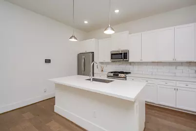 310 Cyclamen Street, Houston, TX 77018 - Photo 9