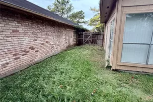 9327 Westacre Pl, Houston, TX 77083 - Photo 7