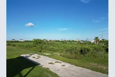 170 Ocean Sand, Crystal Beach, TX 77650 - Photo 5