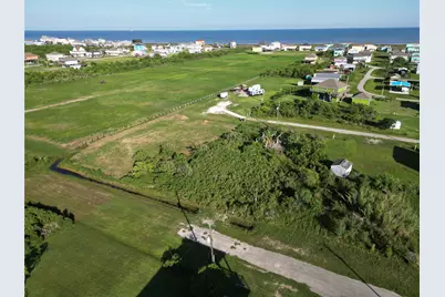 170 Ocean Sand, Crystal Beach, TX 77650 - Photo 3