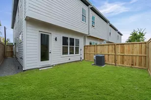 6421 Madrid St, Houston, TX 77021 - Photo 5