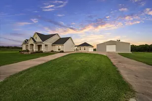 2702 Horseshoe Ln, Rosharon, TX 77583 - Photo 3