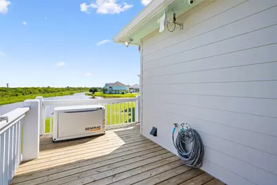 713 Sara Way, Crystal Beach, TX 77650 - Photo 13