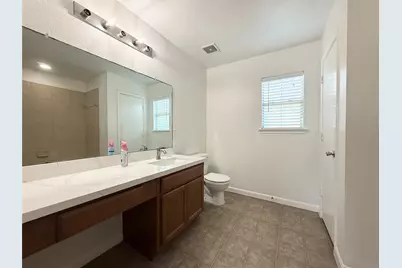 910 Staffordale Manor Lane, Houston, TX 77047 - Photo 9
