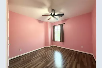 910 Staffordale Manor Lane, Houston, TX 77047 - Photo 11