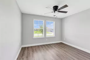 214 Kickapoo Dr, Anahuac, TX 77514 - Photo 17