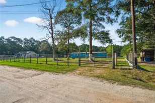 451 Trails End Dr, Cleveland, TX 77328 - Photo 21