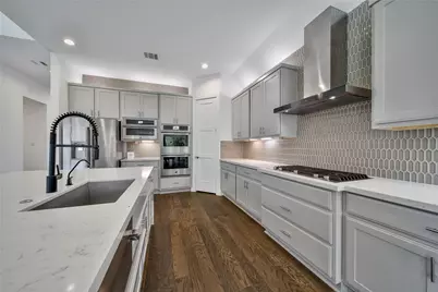 115 Oak Estates Drive, Conroe, TX 77384 - Photo 5