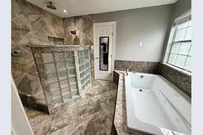 2119 Meadows Boulevard, League City, TX 77573 - Photo 17