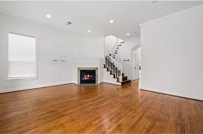 948 Ashland Street, Houston, TX 77008 - Photo 9