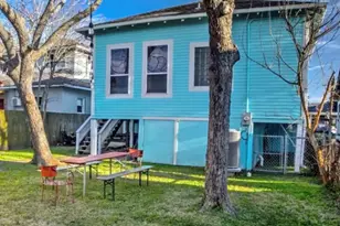 2920 Avenue Q, Galveston, TX 77550 - Photo 17