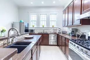 2920 Avenue Q, Galveston, TX 77550 - Photo 7