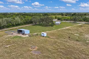 2491 E Fannin St, Goliad, TX 77963 - Photo 23