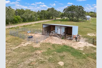 2491 E Fannin Street, Goliad, TX 77963 - Photo 21