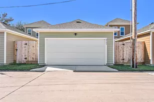 2521 S Houston Ave, Pearland, TX 77581 - Photo 37