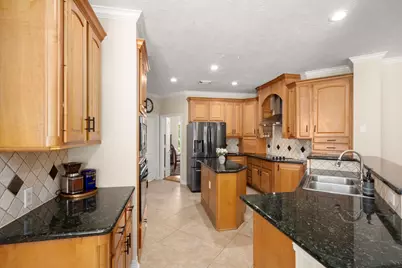 8961 Fallsbrook Court, Conroe, TX 77302 - Photo 11