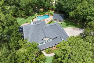 8961 Fallsbrook Ct, Conroe, TX 77302 - Photo 43