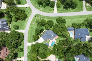 8961 Fallsbrook Ct, Conroe, TX 77302 - Photo 45