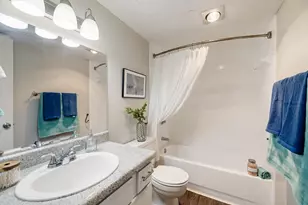 8701 Town Park Dr, Houston, TX 77036 - Photo 9