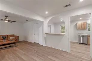 1414 23rd St, Huntsville, TX 77340 - Photo 13