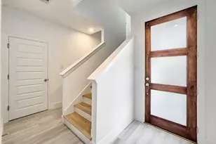 7711 Westside Villas Ln, Houston, TX 77055 - Photo 5