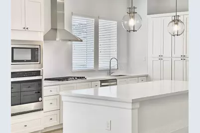7711 Westside Villas Lane, Houston, TX 77055 - Photo 13
