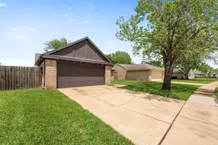 3410 E Heatherock Cir, Sugar Land, TX 77479 - Photo 23