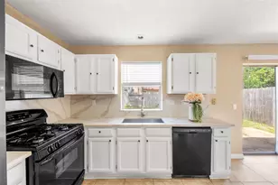 3410 E Heatherock Cir, Sugar Land, TX 77479 - Photo 9