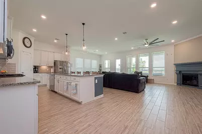 4417 Camden Lake Lane, Rosharon, TX 77583 - Photo 11
